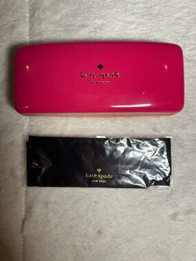 Kate spade Bright Pink Hard Sunglass/Eyeglass Case with Black Cloth